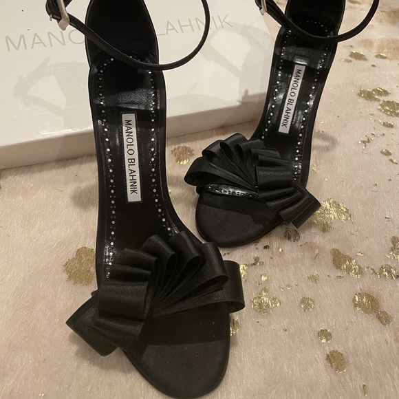 Manolo Blahnik Shoes - Manolo Blahnik Vinkaos Heels